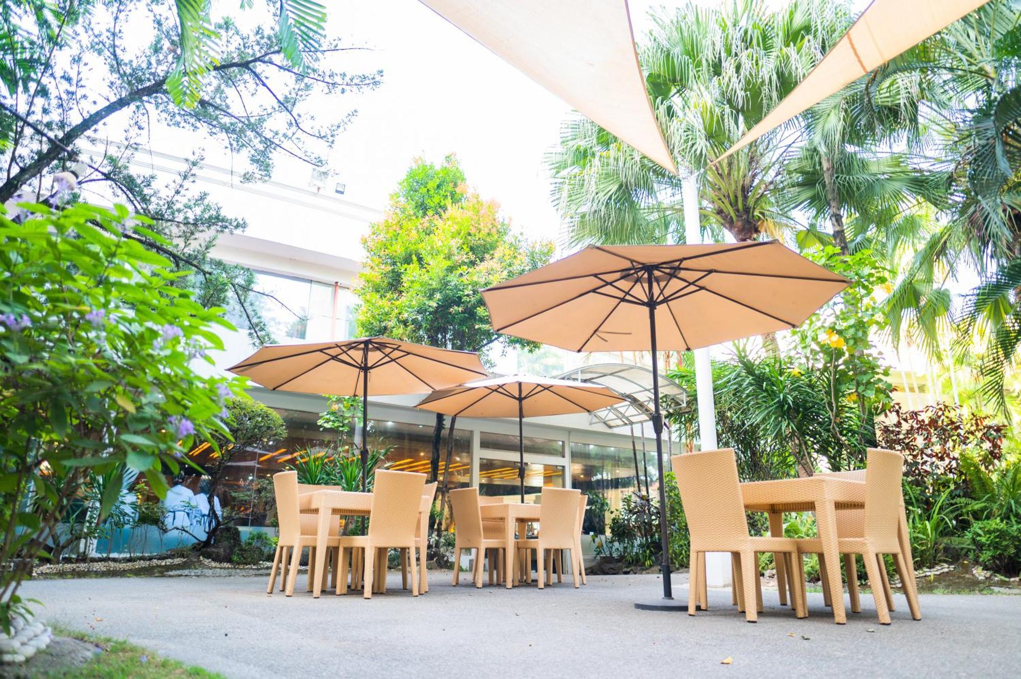 The Apo View Hotel Davao Bagian luar foto