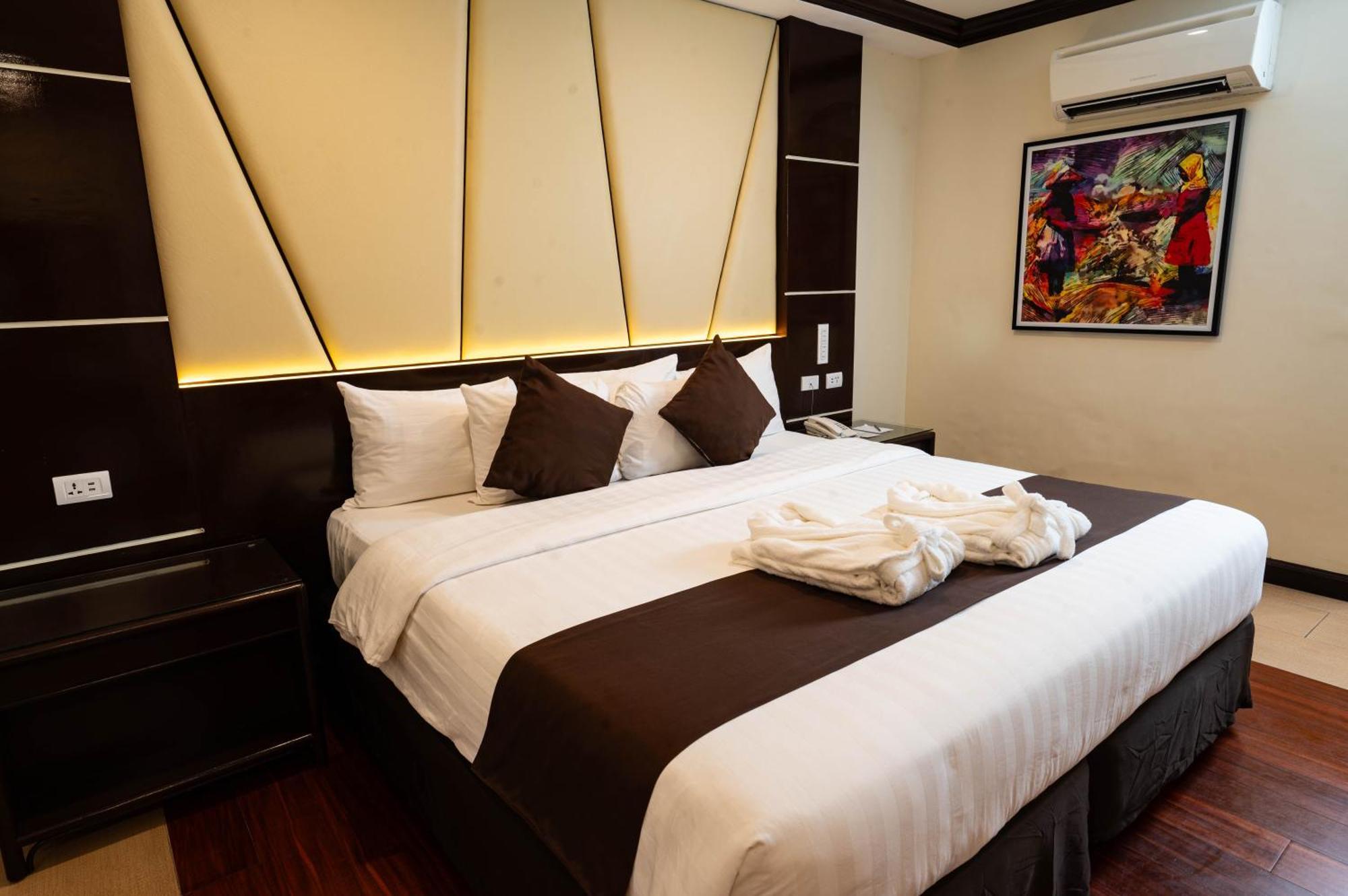 The Apo View Hotel Davao Bagian luar foto